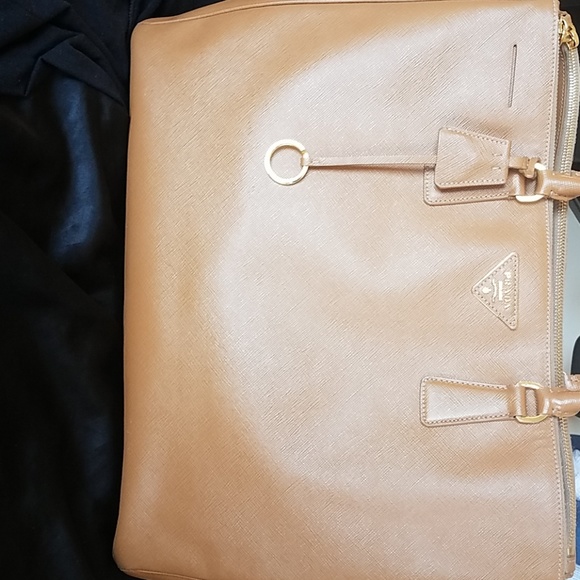 Prada Saffiano lux bag - Picture 1 of 8